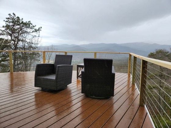 Composite Decking & Modern Cable Railing